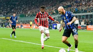 Război AC Milan - Inter Milano pentru Dennis Man. Transferul românului, analizat în Italia