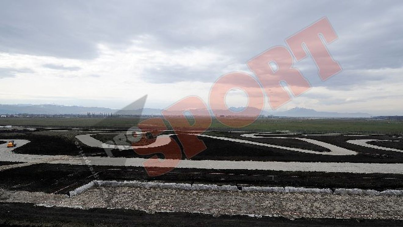 FOTO Circuit internațional de karting,** lângă Brașov