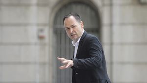 Primul pas spre vânzarea clubului Dinamo. LPF a făcut anunțul oficial legat de implicarea oamenilor de afaceri spanioli. „Băi, băieți, v-ați liniștit puțin”