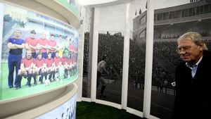 HALUCINANT | Ienei, batjocorit de soția antrenoruluI Reghecampf: "Un bătrân uitat de ani. La vârsta asta uiți, faci pipi pe tine". Reacția tehnicianului care a câștigat Cupa Campionilor și a celorlalți eroi de la Sevilla