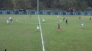 VIDEO | Eurogol de la mijlocul terenului în Liga 3! Execuție exactă, dar întâmplătoare pentru un fost jucător din prima ligă: ”Nu am vrut să înscriu”