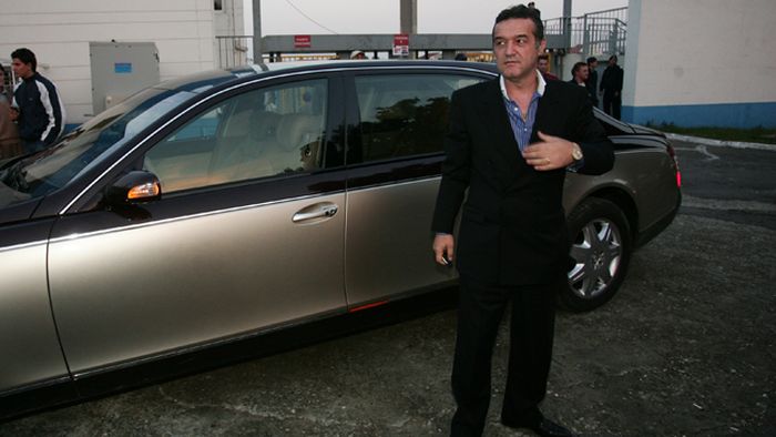 Gigi, obiect de studiu la Bruxelles! **Vezi de ce se uită belgienii la el ca la urs!