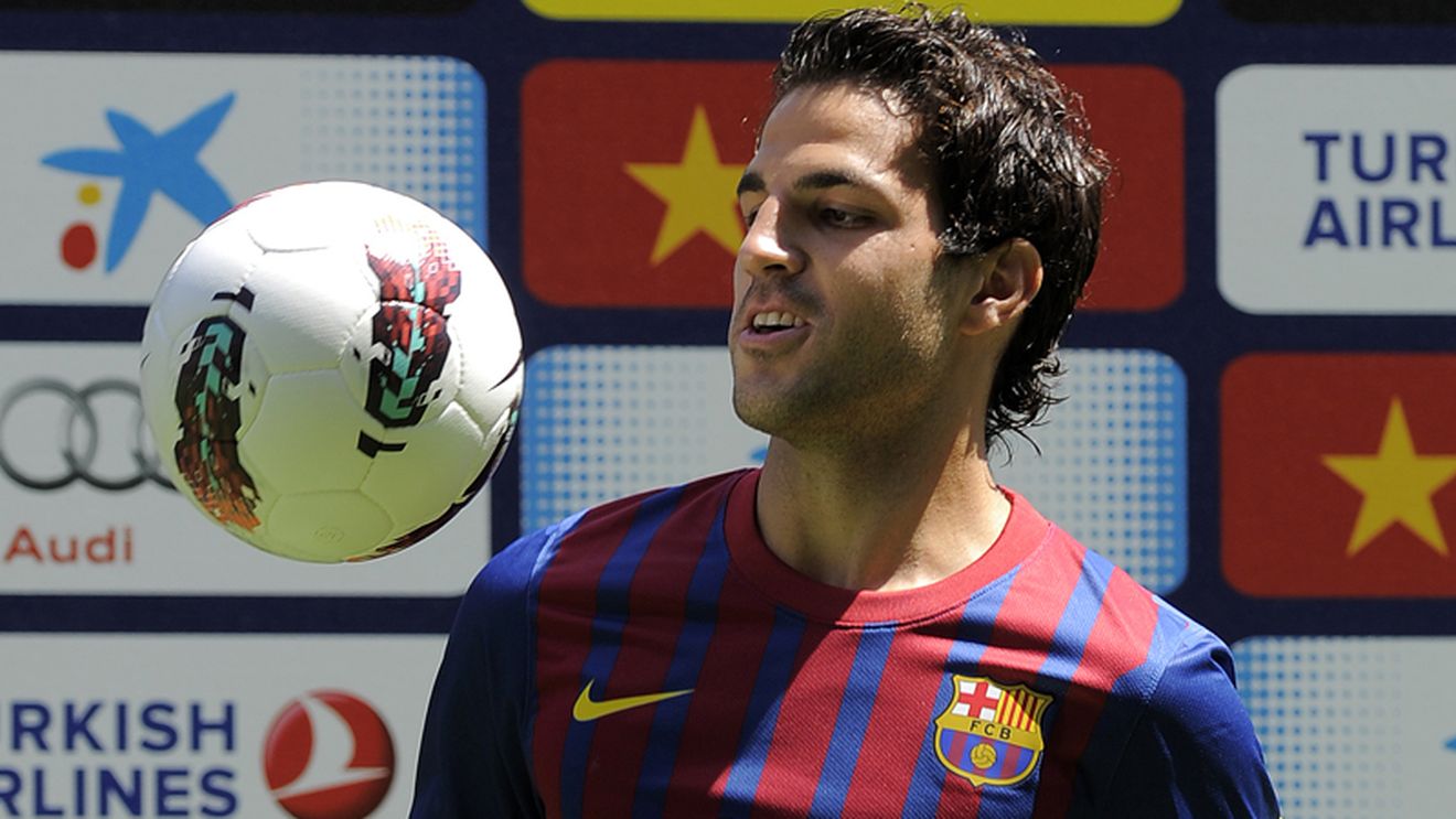 Fabregas a fost "BLINDAT" de BarÃ§a cu o clauză de reziliere FABULOASĂ‚!** VEZI ce număr va purta mijlocașul! VIDEO