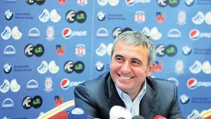 Hagi schimbă regulile!** "Regele", alături de Albertini, Hierro și Savicevic la FIFA Task Force: primele schimbări propuse