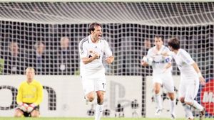 Van Nistelrooy dă bani să joace la Real!** "Vreau să-mi închei cariera la Madrid"