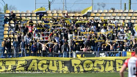 Fanii lui FC Brașov sună mobilizarea pentru meciul cu UTA.** 