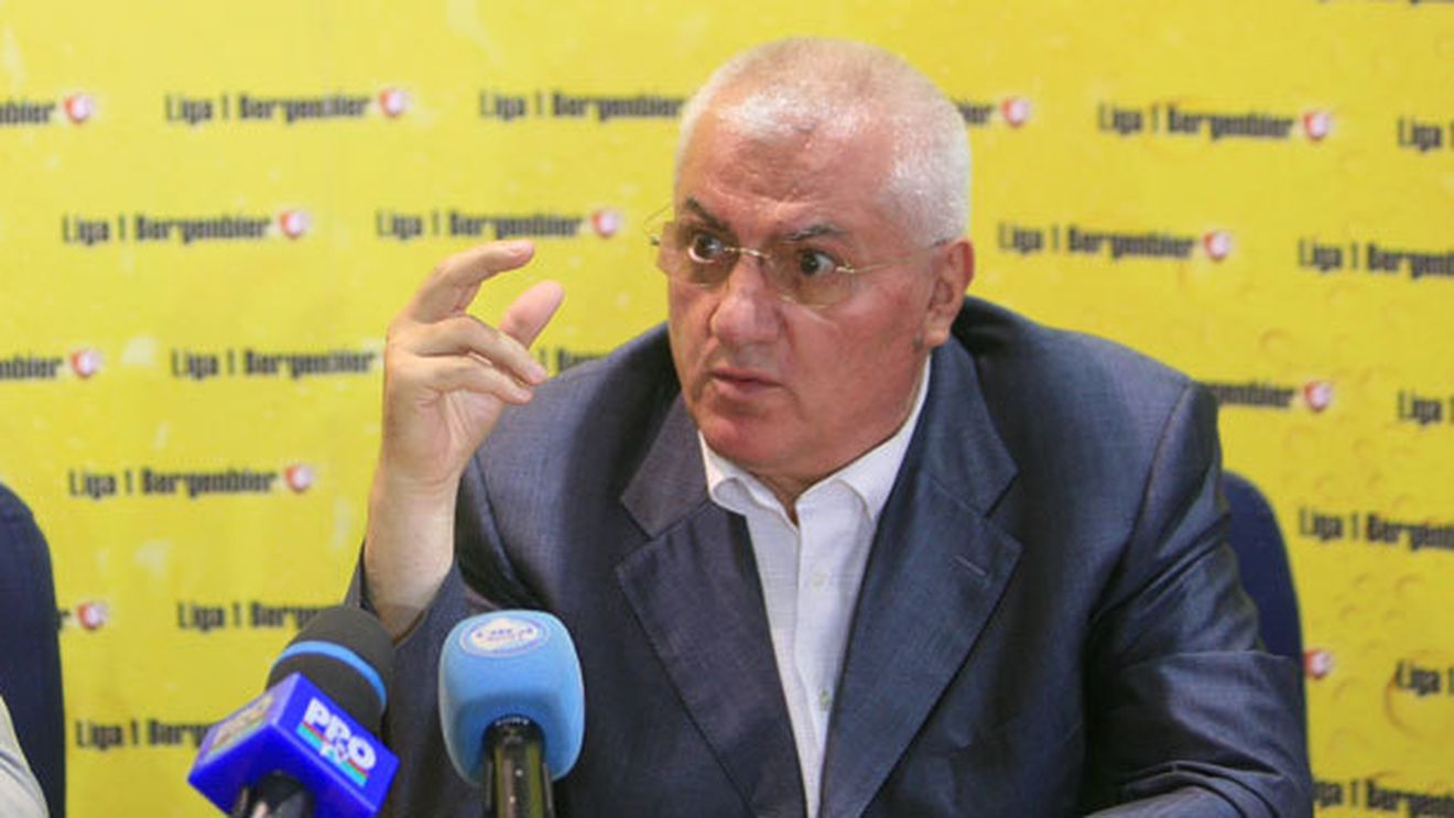 Dragomir își cere scuze pentru limbaj, dar continuă războiul cu Gigi:** "Vrea el 50% din drepturi, iar restul să-l împartă celelalte cluburi! De aia vrea să mă schimbe"