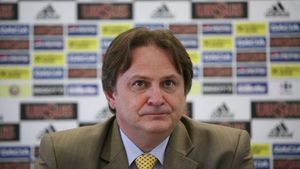 CAZ INCREDIBIL! Duru, ce COȘMAR pentru Liga I! Un fotbalist și-a schimbat numele din cauza lui! :)** Cum s-a ajuns la această situație