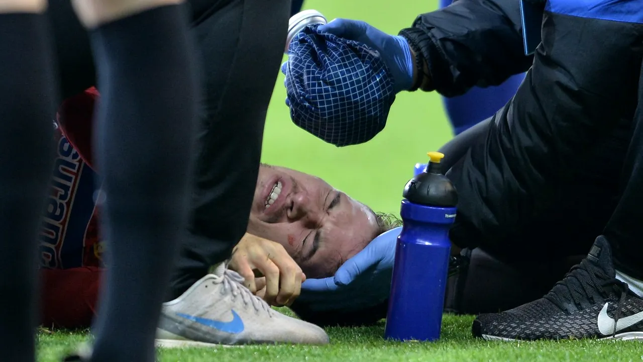 Imagini emoționante cu Darius Olaru. Mijlocașul a fost ”groggy” după ce s-a accidentat în meciul FCSB - Craiova | FOTO