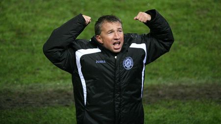 După bomba Traore, Petrescu mai aprinde un fitil!** SuperDan promite să repună pe picioare un golgheter de națională: "Alta era cariera lui dacă îl antrenam mai repede"