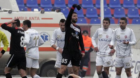 Roman va fi operat la Cluj: "Diagnosticul este luxație și fractură de peroneu!"