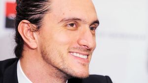 Travolta al "câinilor"!** Care este secretul lui Dragoș Săvulescu