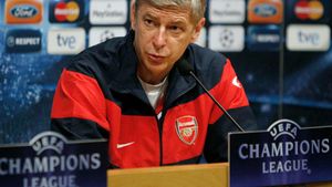 Arsene Wenger își prelungește contractul cu Arsenal