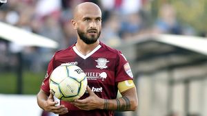 Rapid și-a prezentat noul echipament pentru sezonul de Liga 2 2020/2021. Ionuț Voicu a făcut pe fotomodelul | VIDEO