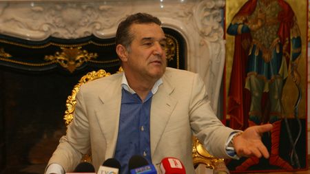 "Premiat" pentru gol: Păcurar pleacă la U Cluj!** Becali: "Eu fac fotbal, nu vrăjeală"