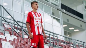 Vulturar, la despărțirea de UTA cu direcția Lecce: „Îmi doream să debutez în Liga 1, dar nu puteam rata ocazia să ajung în fotbalul italian, unul dintre preferatele mele”