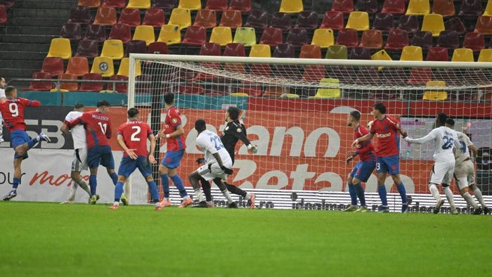 Antrenorul care e în mare pericol după ce echipa a ajuns în play-out-ul Superligii: „Trebuia să-l dau afară din ianuarie. Am avut buget de 7.000.000 de euro”