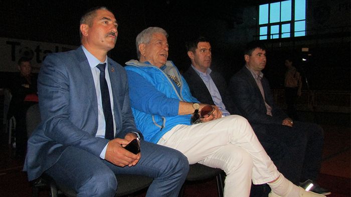 Președinte FR Box vrea să unească toate gloriile românești ale sportului cu mănuși pentru a da start unui proiect de revigorare a boxului. "Am primit promisiuni că vom primi finanțare înainte de Campionatele Europene"