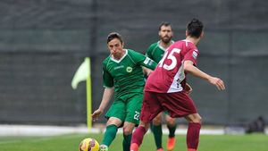 Fotbalistul cu 120 de meciuri în Liga 1 care s-a retras și acum trăiește din poker: "Aveam doar bani de mâncare! Ce să fac, să trăiesc de pe o zi pe alta?"