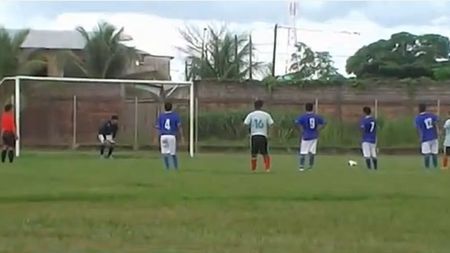 VIDEO | Cel mai penibil penalty bătut în acest an. Execuția care l-a umplut de rușine în fața tuturor