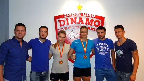 Stoican s-a întâlnit cu handbalistele campioane mondiale Bianca Bazaliu și Florența Ilie
