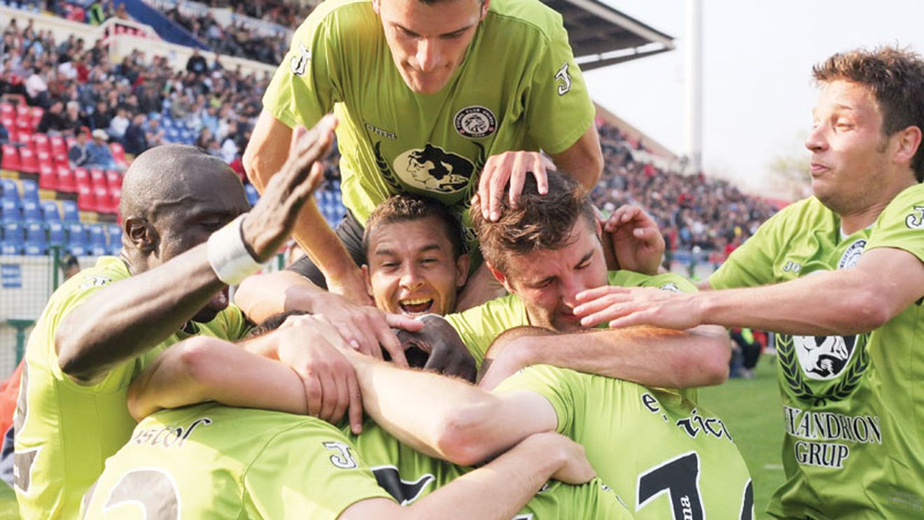 Lângă Dinamo