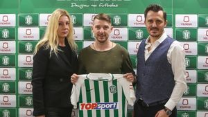 FOTO | Liviu Antal a semnat! Golgheterul român din străinătate s-a întors la echipa la care a impresionat în sezonul trecut. Va juca alături de un alt român