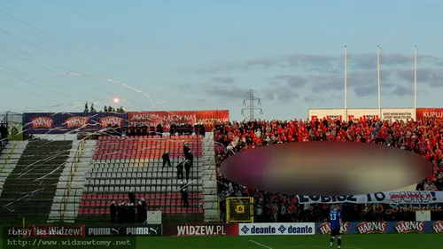 Cel mai nebun banner expus pe un stadion! FOTO** Jandarmii s-au rușinat când s-au apropiat de galerie! Interzis minorilor :)