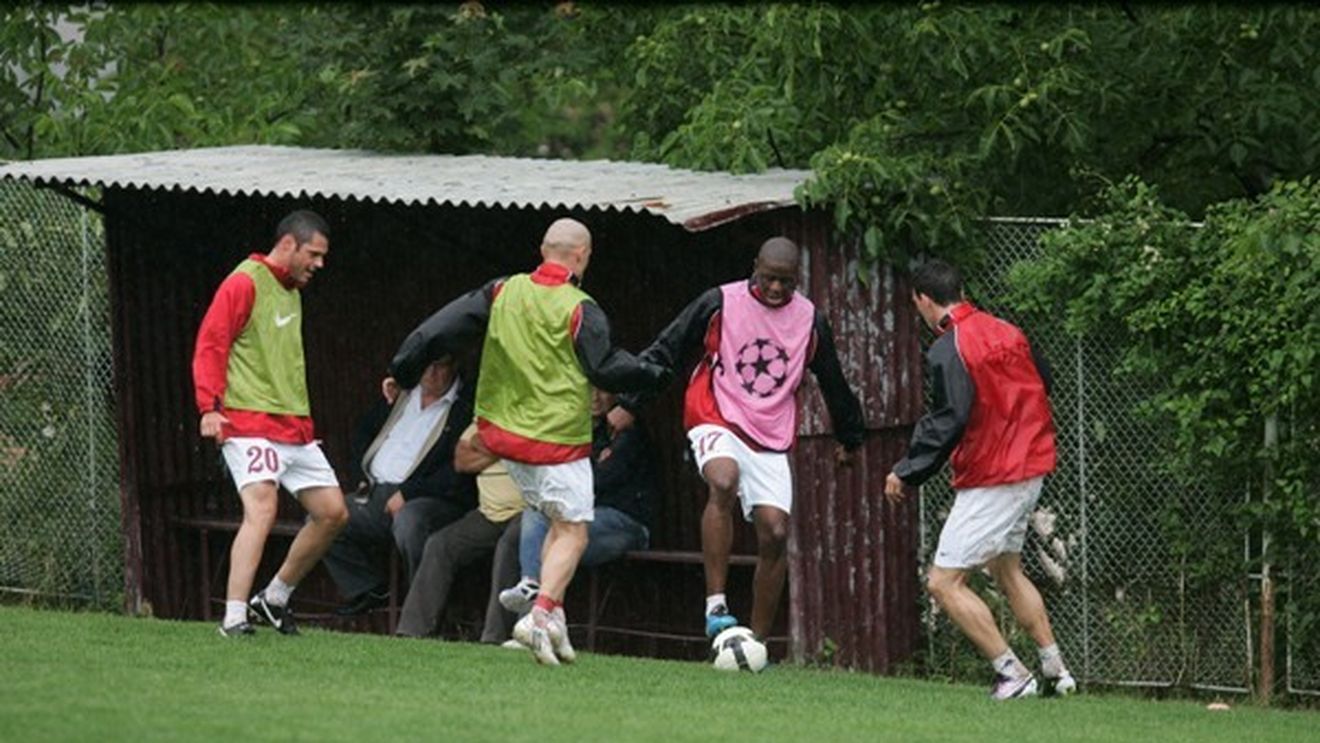 Tripletă pentru trofeu!