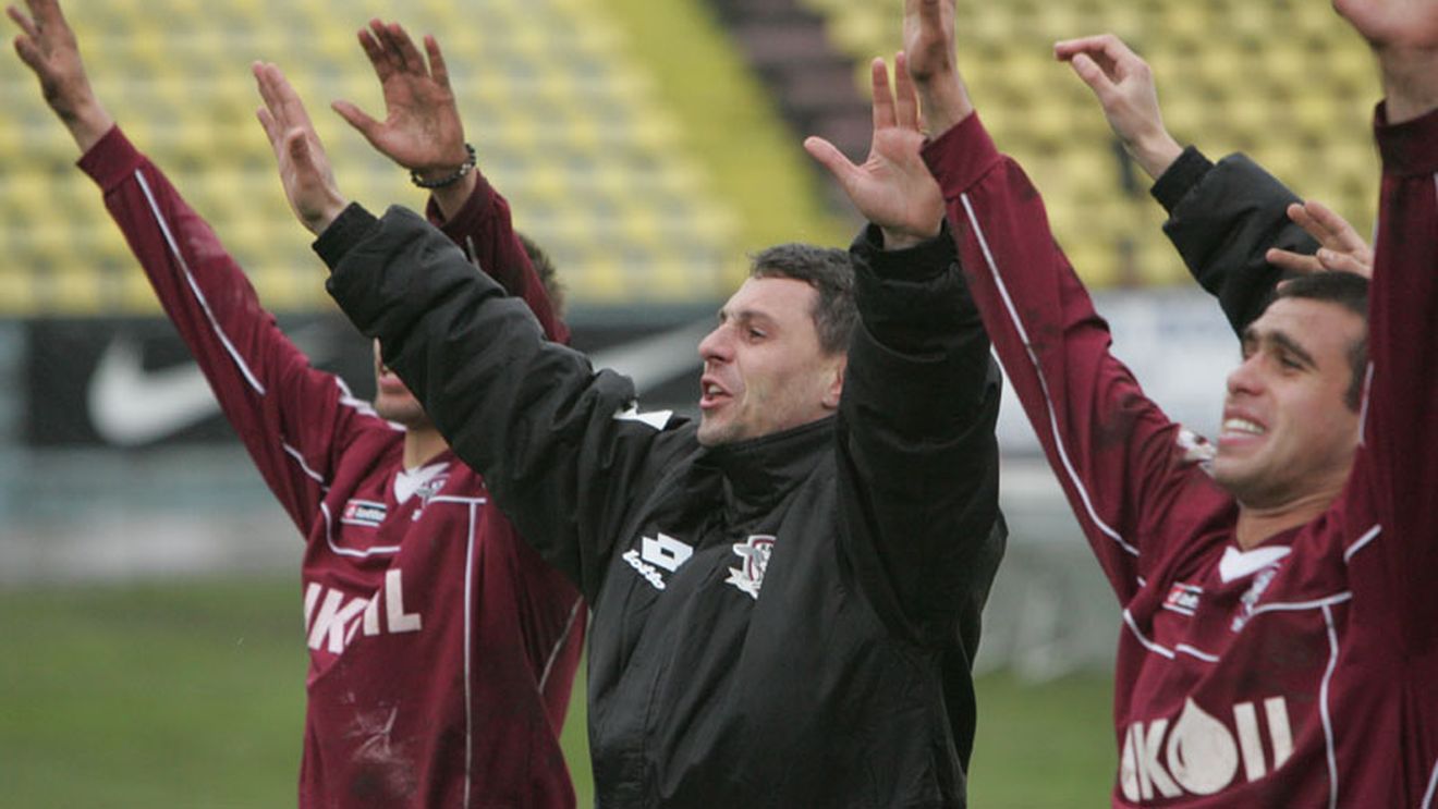 "Nu am vorbit cu nimeni! Simt că mă autopropun... e penibil"