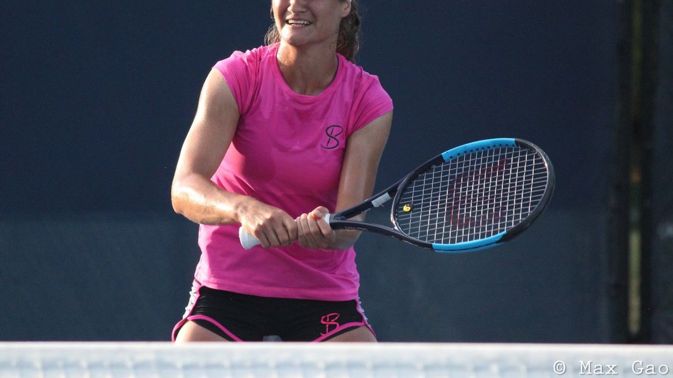 LIVE BLOG | Monica Niculescu - Maria Șarapova 4-6, 6-4, 6-3! Revenire demonică: "Super Moni" a făcut un meci uriaș împotriva fostului număr 1 mondial. Lecție unică despre cum s-o faci pe rusoaică să se bată singură