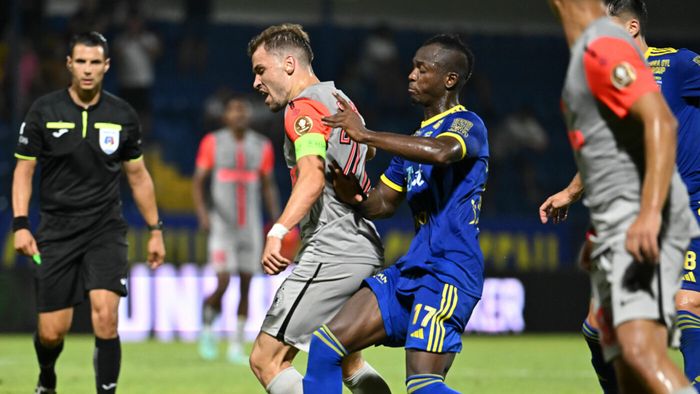 Un fost mare arbitru dă verdictul la penalty-ul primit de Darius Olaru în Unirea Slobozia - FCSB: „Contactul continuă în interior!”. EXCLUSIV