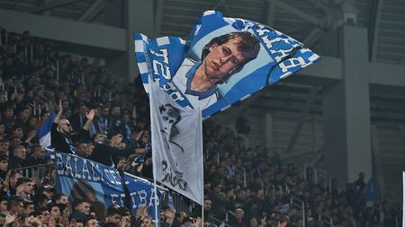 Vestea morții lui Ilie Balaci a ajuns și la ei! FOTO | UEFA i-a dedicat un articol "Minunii Blonde": "România îl plânge!"