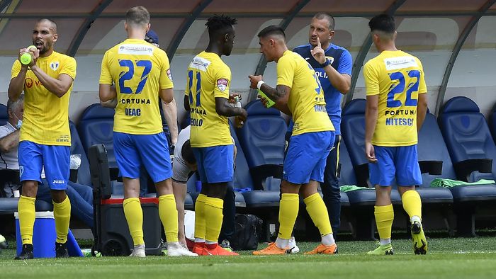Petrolul se pregătește să joace la Campionatul European, nu în play-off-ul Ligii 2! Mesajul transmis de Costel Enache jucătorilor săi și reacția ”căpitanului” Marinescu despre programul meciurilor. Ploieștenii au amical cu FC Hermannstadt