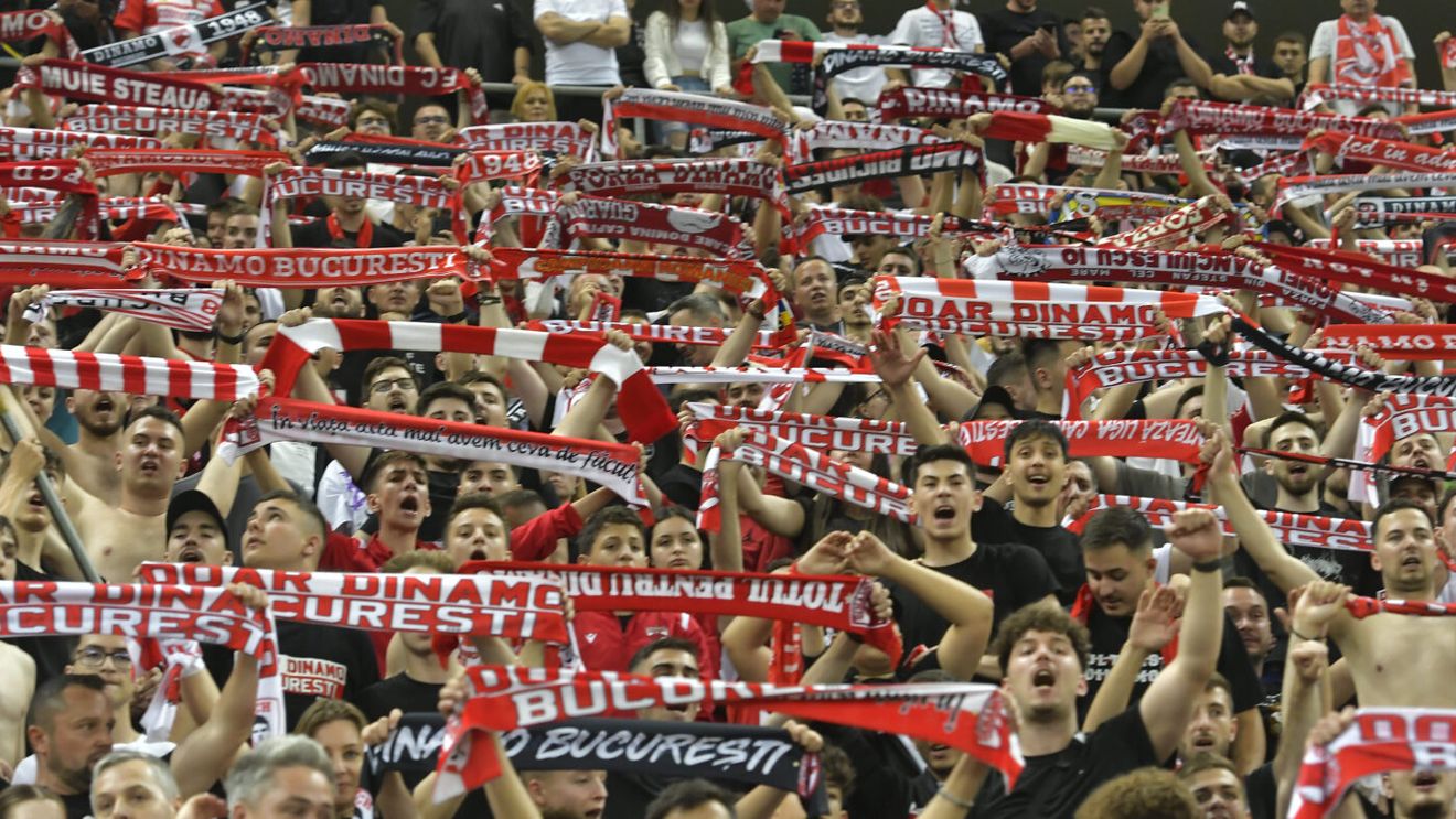 Serviciu? Școală? Dinamo este peste toate! Povestea superbă a unui „câine” de 60 de ani: „L-am înmormântat pe tata și peste nouă zile am fost pe stadion”. VIDEO