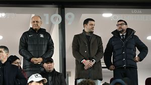 Dan Șucu taie în carne vie! Îl dă afară pe Viorel Moldovan și îl pune director sportiv pe Cristi Săpunaru