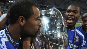 Scandalul iscat de gafa lui Ashley Cole e doar vârful AISBERGULUI!** TOP "PERLE" scrise de fotbaliști pe twitter. Care îți place cel mai mult?