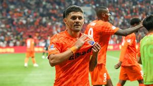 Alex Ioniță face spectacol în China! A marcat golul victoriei și a calificat echipa în semifinalele Cupei, împotriva unui alt român