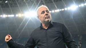 Doi fotbalişti, dați afară de Rapid Bucureşti la cererea lui Marius Şumudică. Transferul pe care l-a cerut la schimb