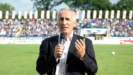 Marius Stan îl ia peste picior pe Mircea Sandu