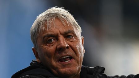 Șoc la Universitatea Craiova. Sorin Cârțu, înlăturat de la echipă? Legendarul fost fotbalist al Craiovei Maxima, în fața unei decizii finale!