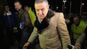 Gigi Becali, război total cu fanii echipei CSA Steaua. „Nebunilor, unde vă treziți, mă?!”