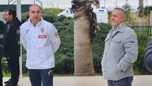 Mihai Rotaru, la amicalul Craiovei alături de „bijuteria” care vrea să-i aducă titlul