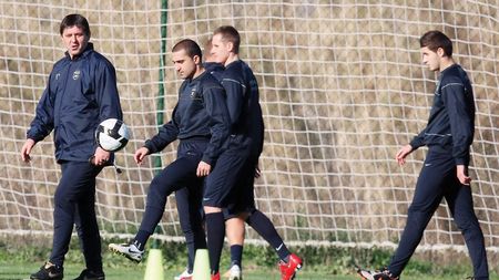 Lăcătuș face legea: "Treziți-vă!"