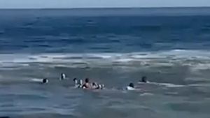 Celebrul fotbalist și familia lui, la un pas de tragedie în mare! Salvamarii i-au tras din valuri în ultima clipă