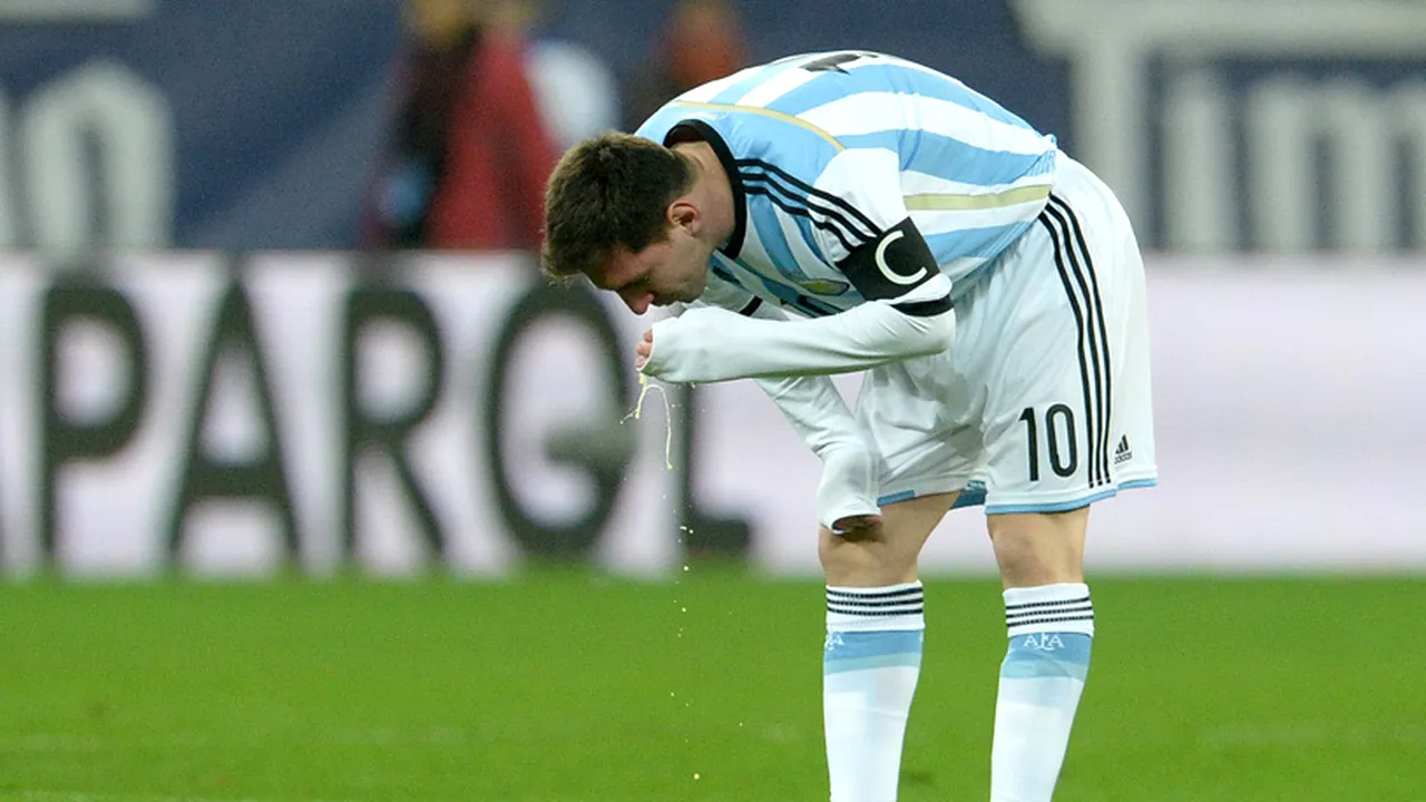 Explicația incredibilă oferită de Messi pentru momentele în care vomită pe teren: 