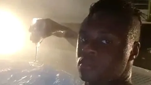 Magaye Gueye, în jacuzzi cu două femei! Filmare bombă cu mulatra Laurette. Declarație șocantă: „Nu sunt plătit de Dinamo și mă doare în p...a de ei” | FOTO&VIDEO EXCLUSIV