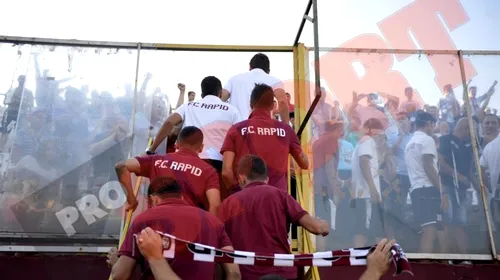 Sărbătoare amară în Giulești! FOTO: Jucătorii au urcat în peluză și au cântat alături de cei 1.500 de fani veniți la stadion