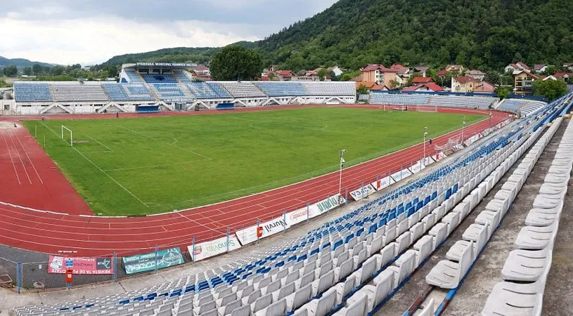 Stadionul Municipal din Râmnicu Vâlcea a fost reomologat pentru Liga 2, unde se mută cu meciurile de acasă CS Comunal Șelimbăr. ”Publicul din Vâlcea are ocazia să vadă gratuit meciuri atractive de Liga 2”