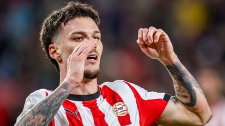 Gest urât față de Dennis Man, chiar pe gazon, din partea „șefului” de la PSV: „Dă-o naibii!”